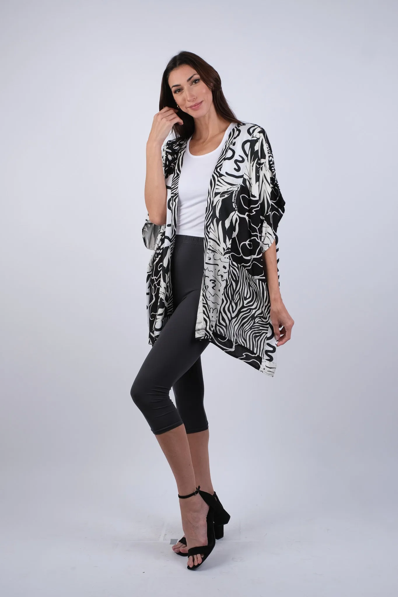 225199 Black & White Aura Patchwork Caridgan